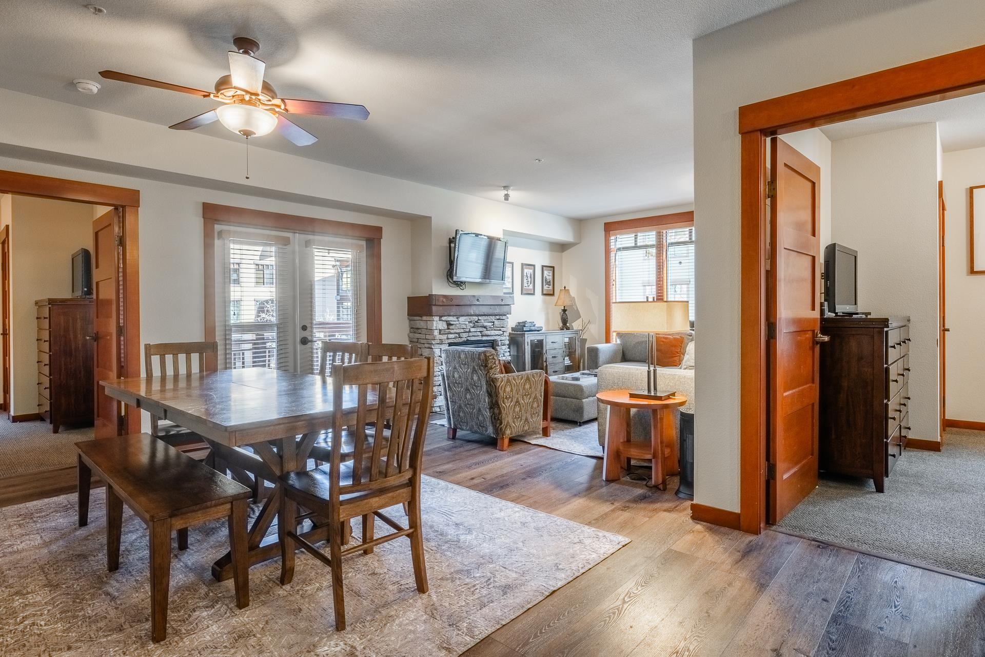 100 Canyon Blvd. #3303