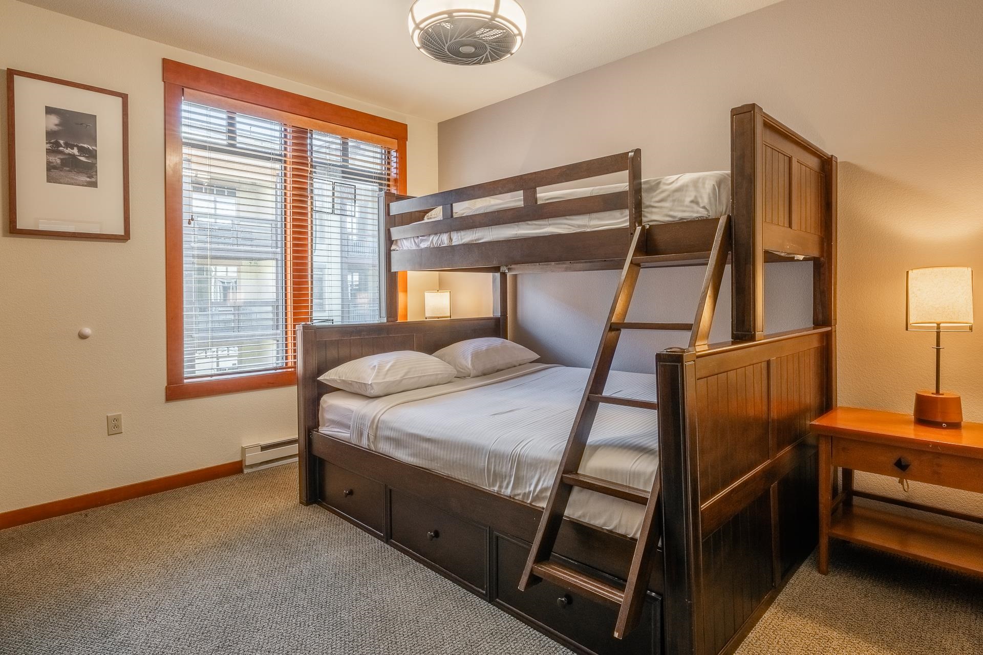 100 Canyon Blvd. #3303