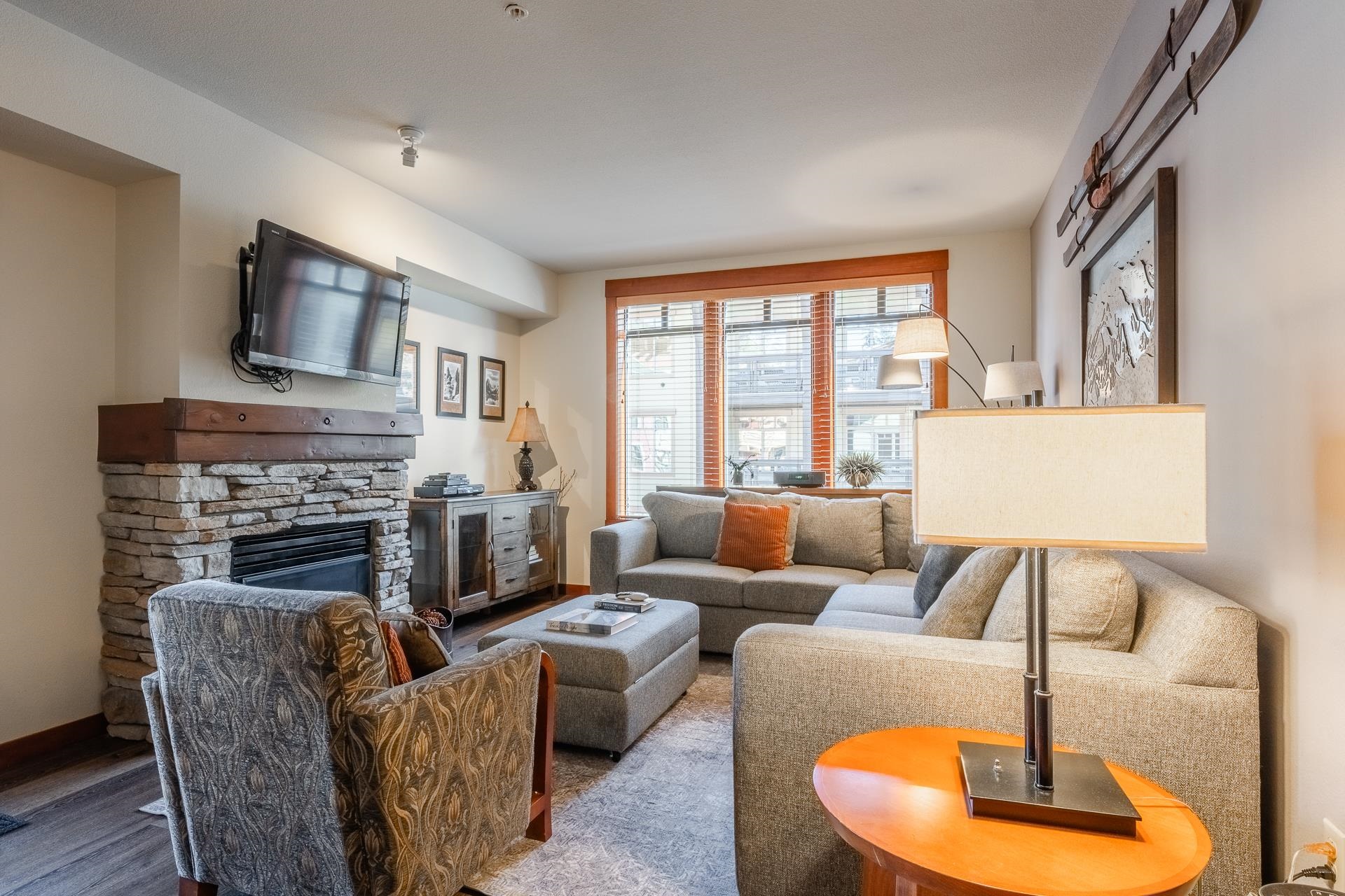 100 Canyon Blvd. #3303