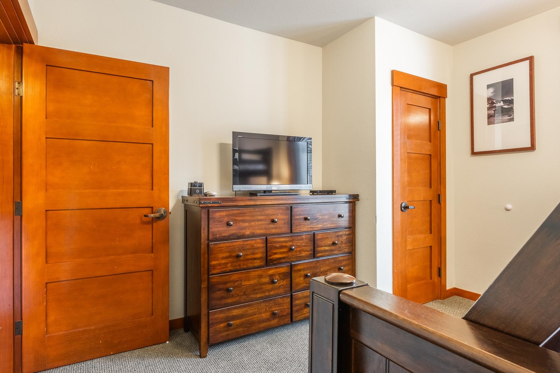 100 Canyon Blvd. #3303