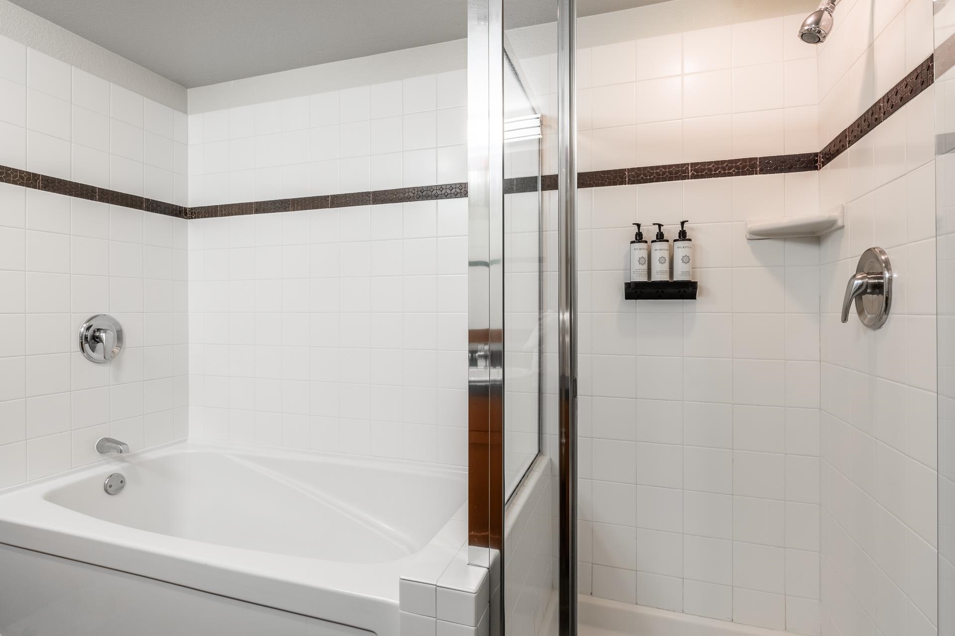 100 Canyon Blvd. #3303