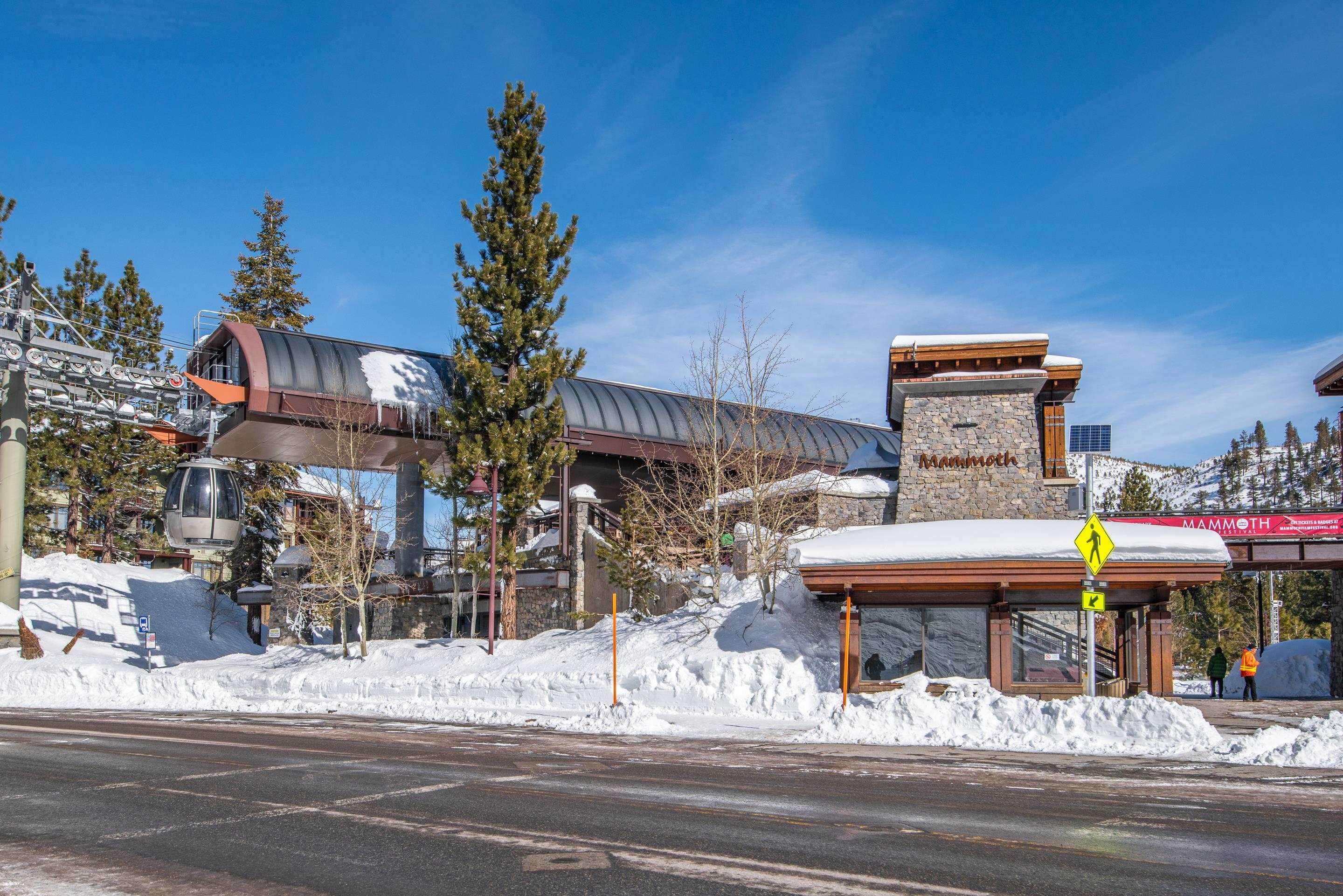 100 Canyon Blvd. #3303