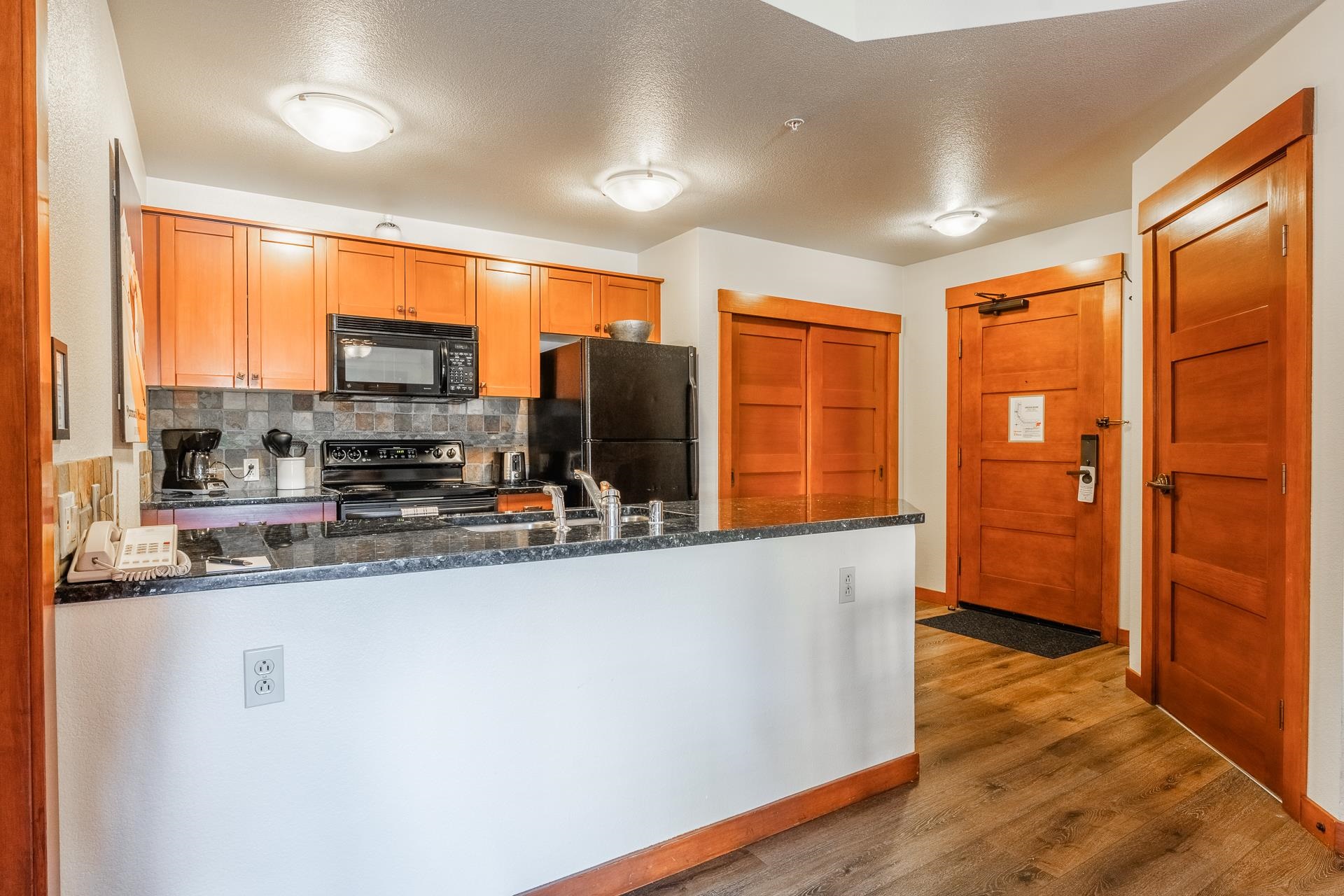 100 Canyon Blvd. #3303