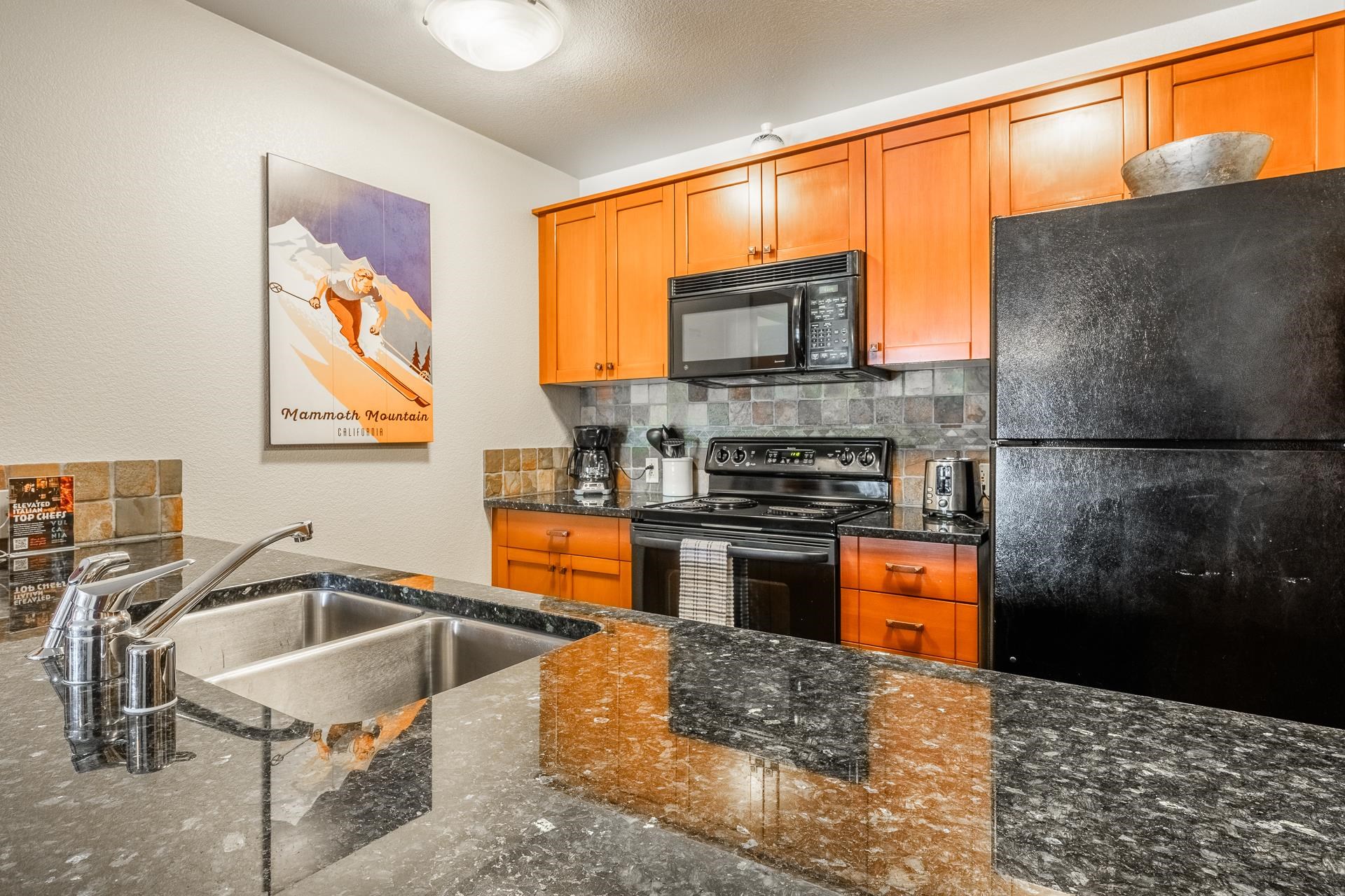 100 Canyon Blvd. #3303