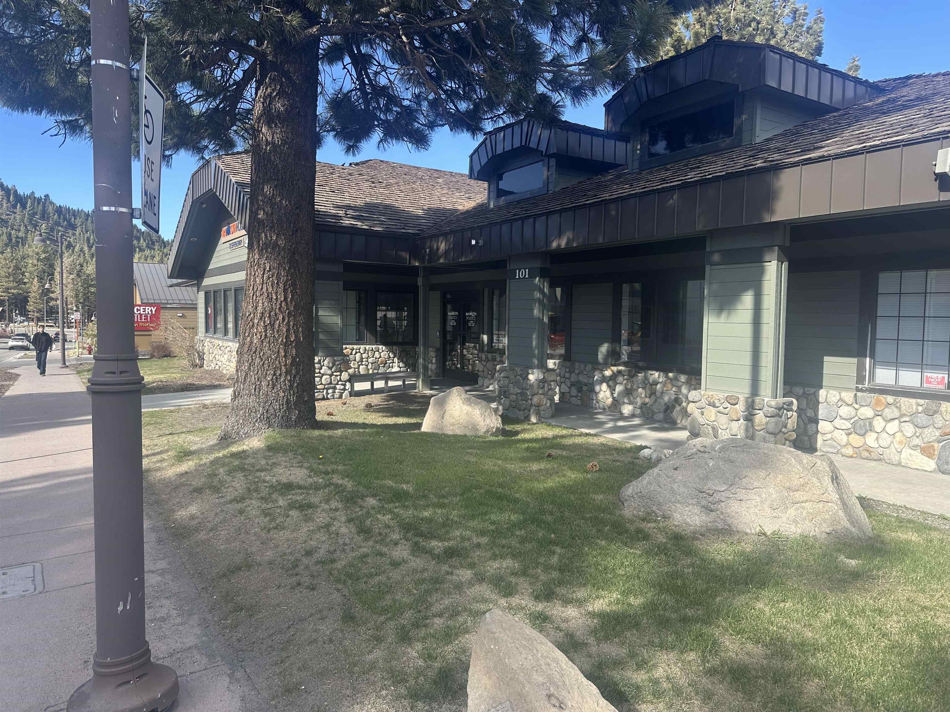 101 Old Mammoth Road