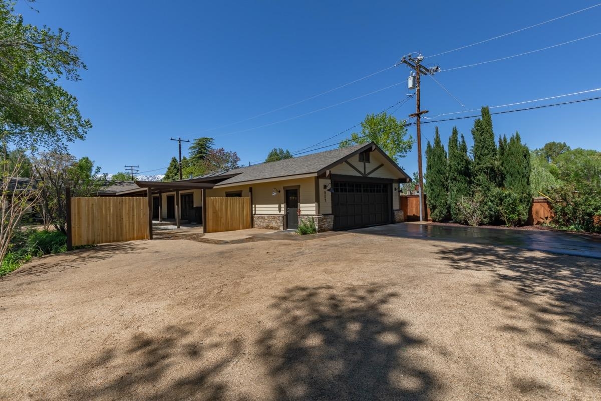 807 S Barlow Lane