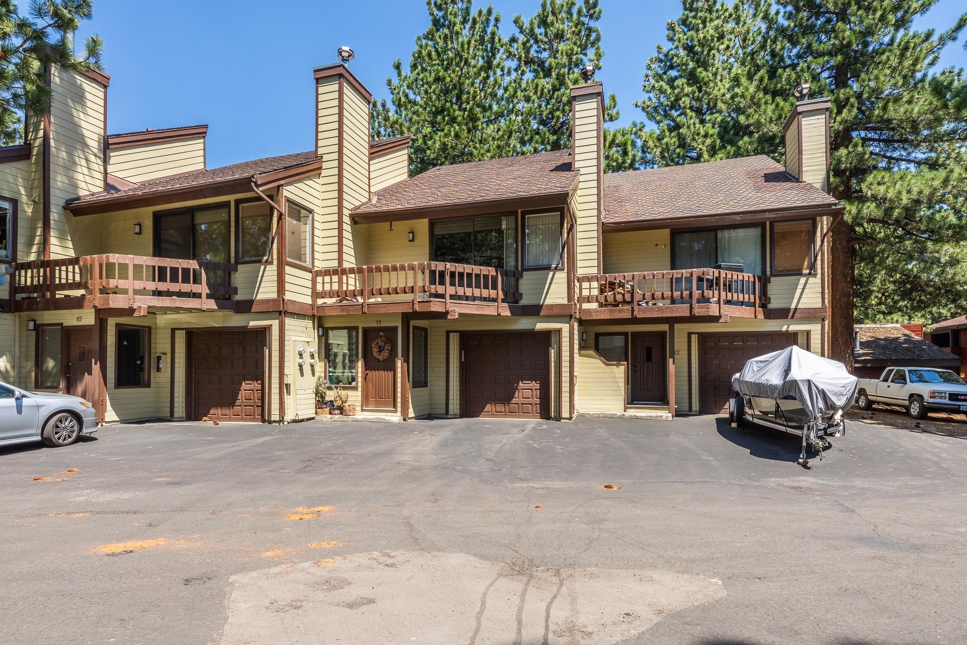 141 Arrowhead Dr. #11