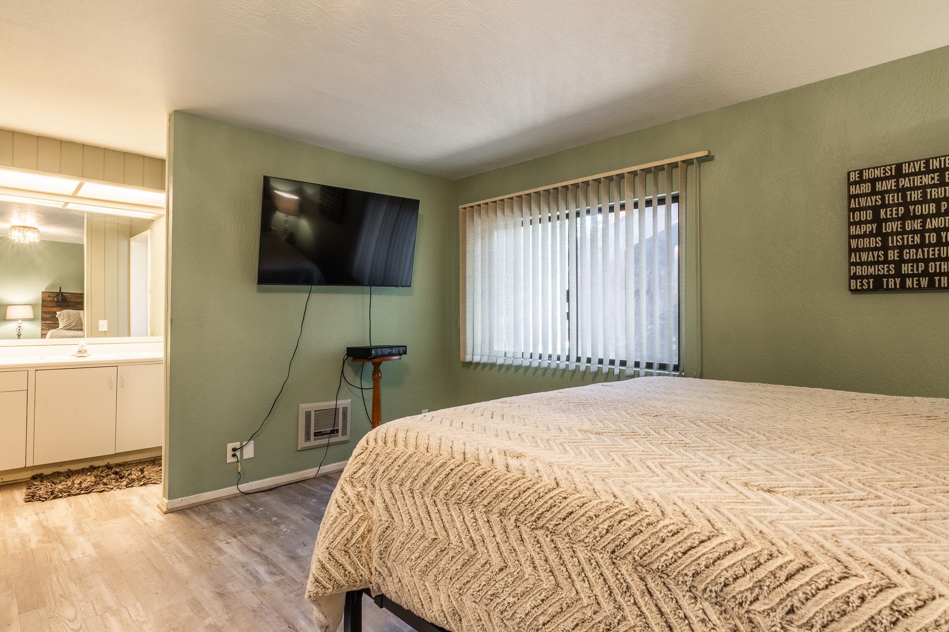 141 Arrowhead Dr. #11