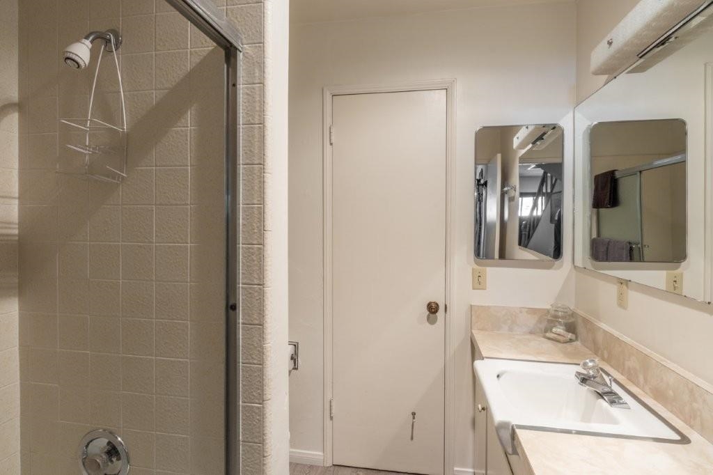 24 Hidden Valley Rd #5