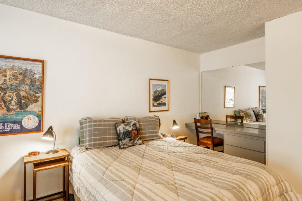 24 Hidden Valley Rd #5