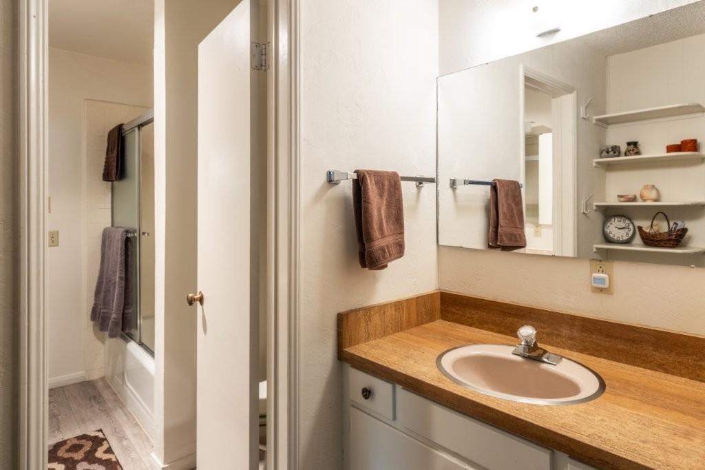 24 Hidden Valley Rd #5