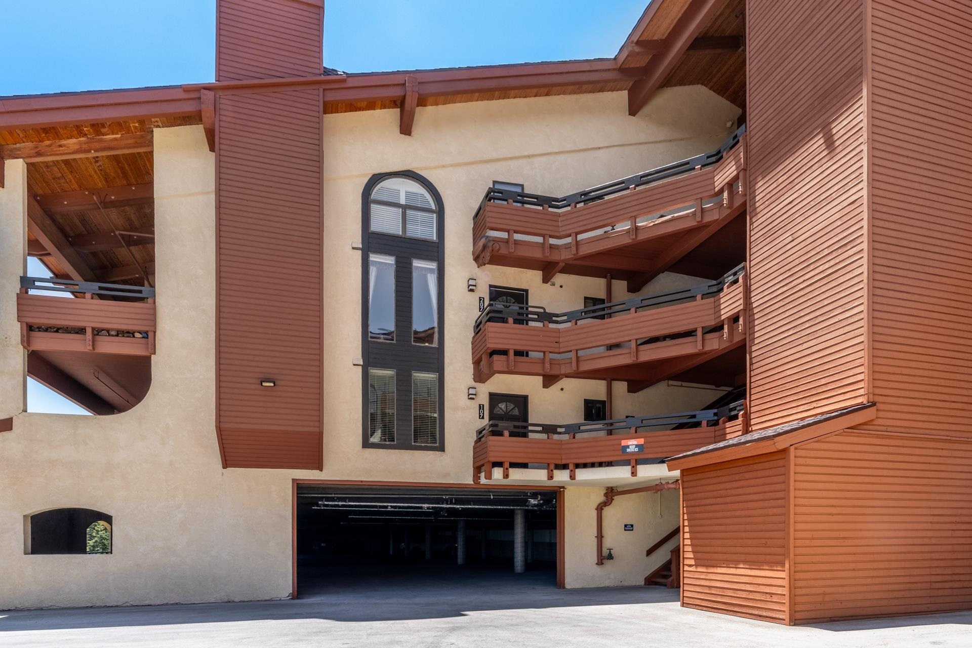 20 Bridges Lane Unit: Bridges #207