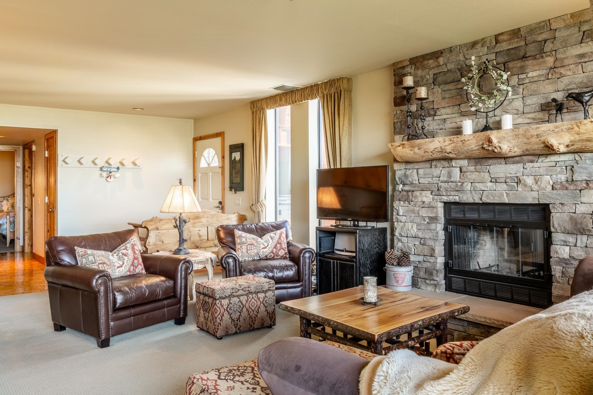 20 Bridges Lane Unit: Bridges #207