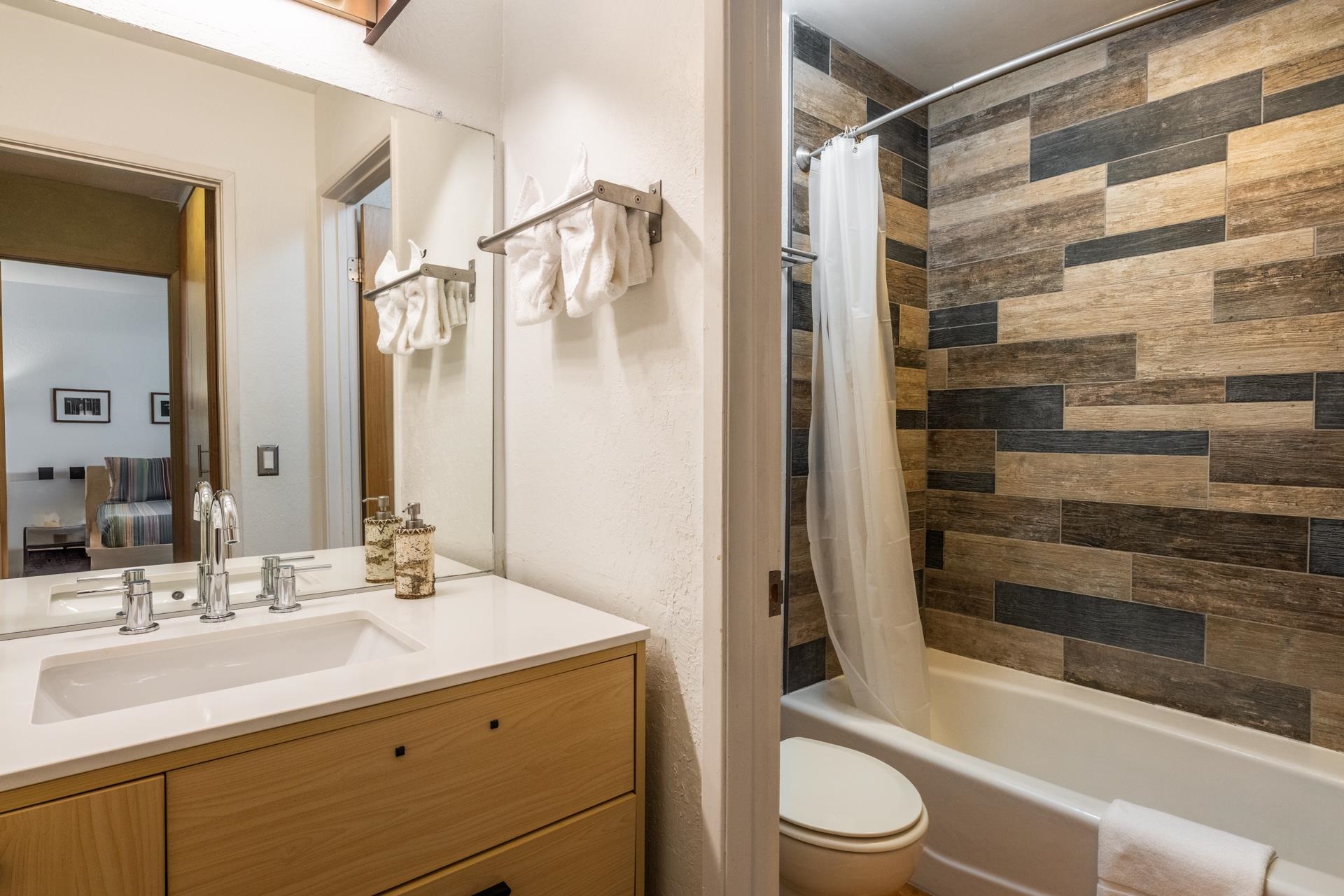 1629 Majestic Pines #108 Unit: Bigwood #108