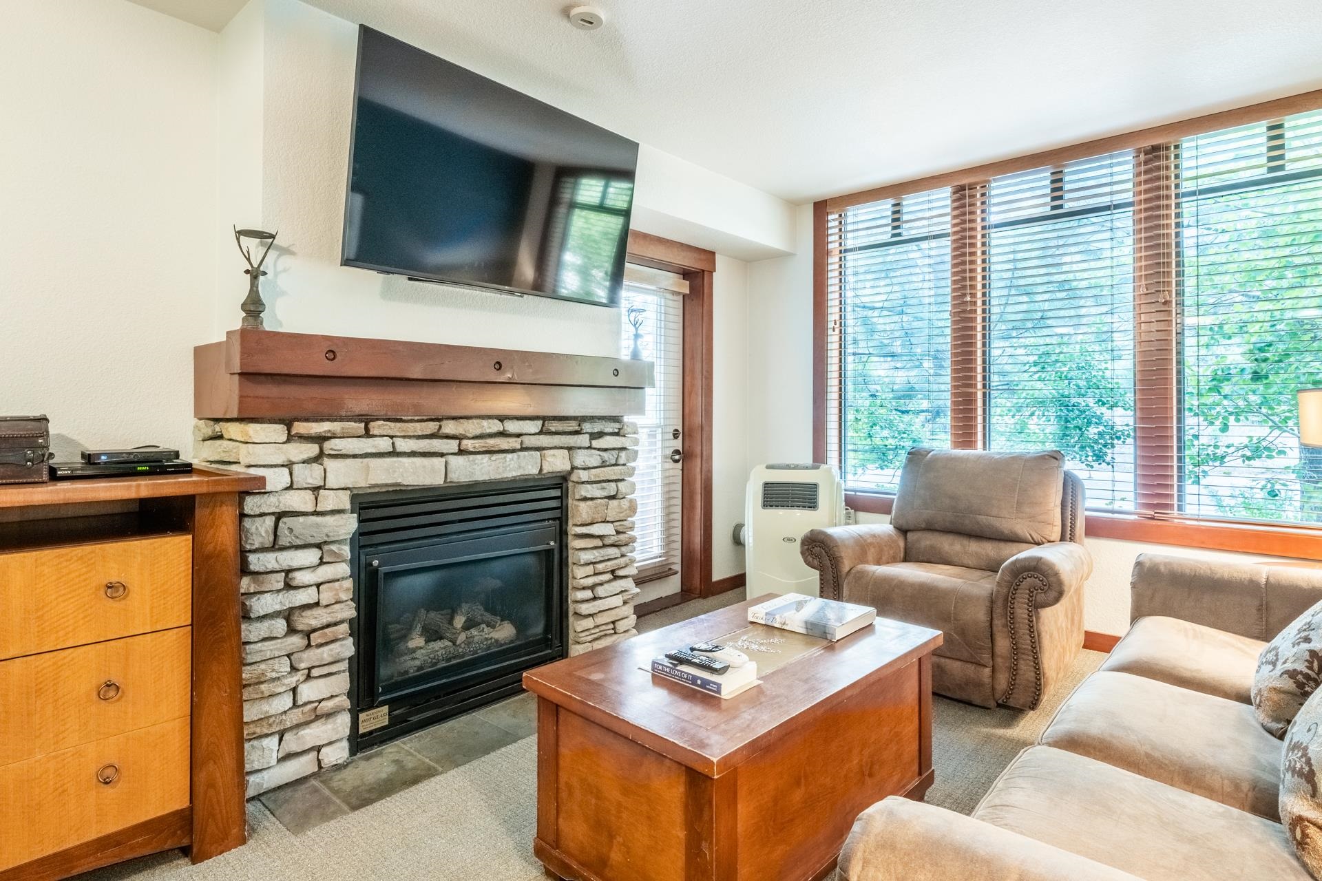 100 Canyon Boulevard Unit: #3127