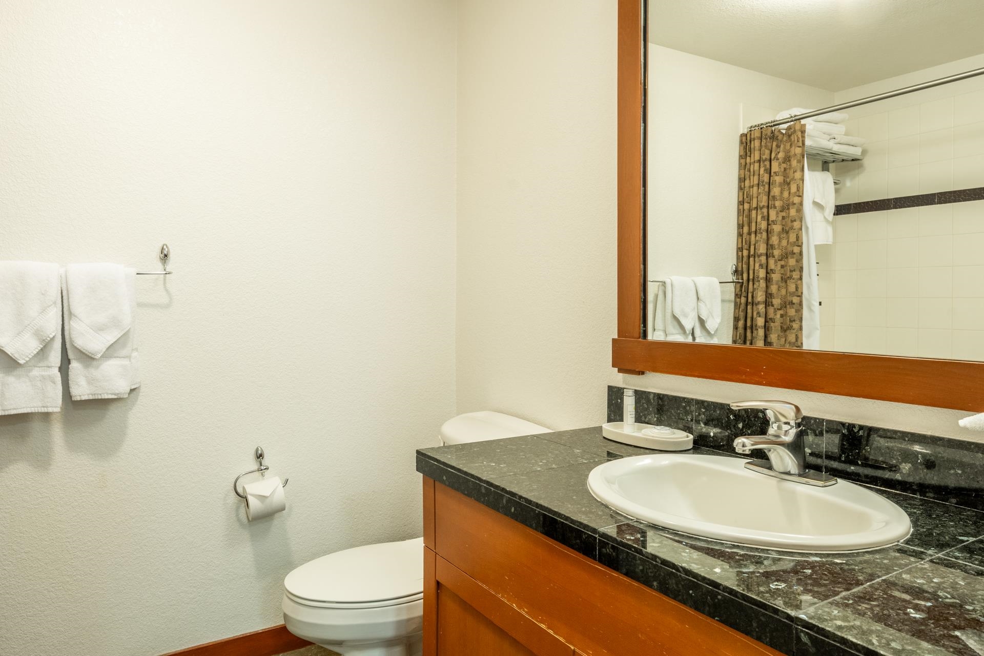 100 Canyon Boulevard Unit: #3127