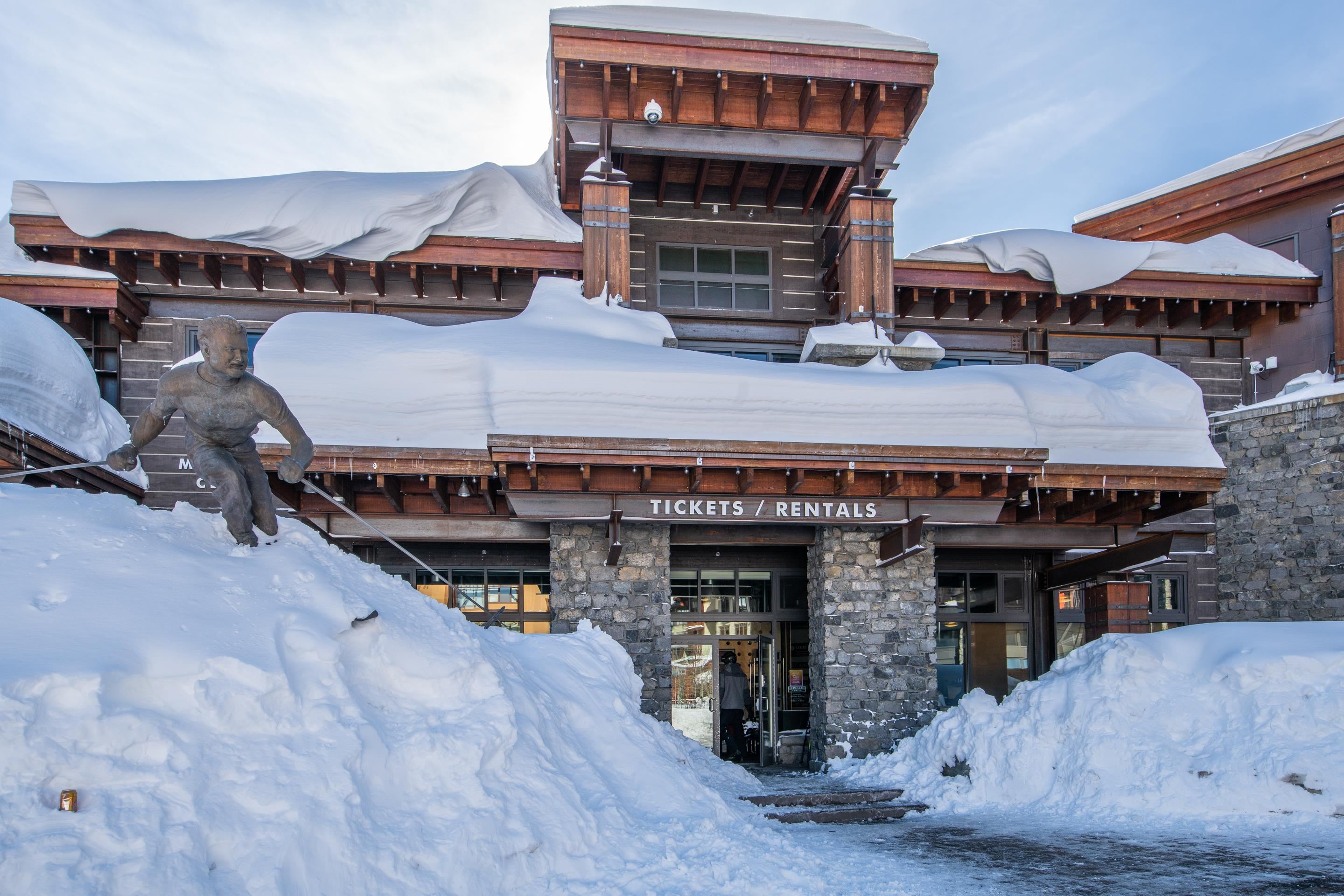 100 Canyon Boulevard Unit: #3127