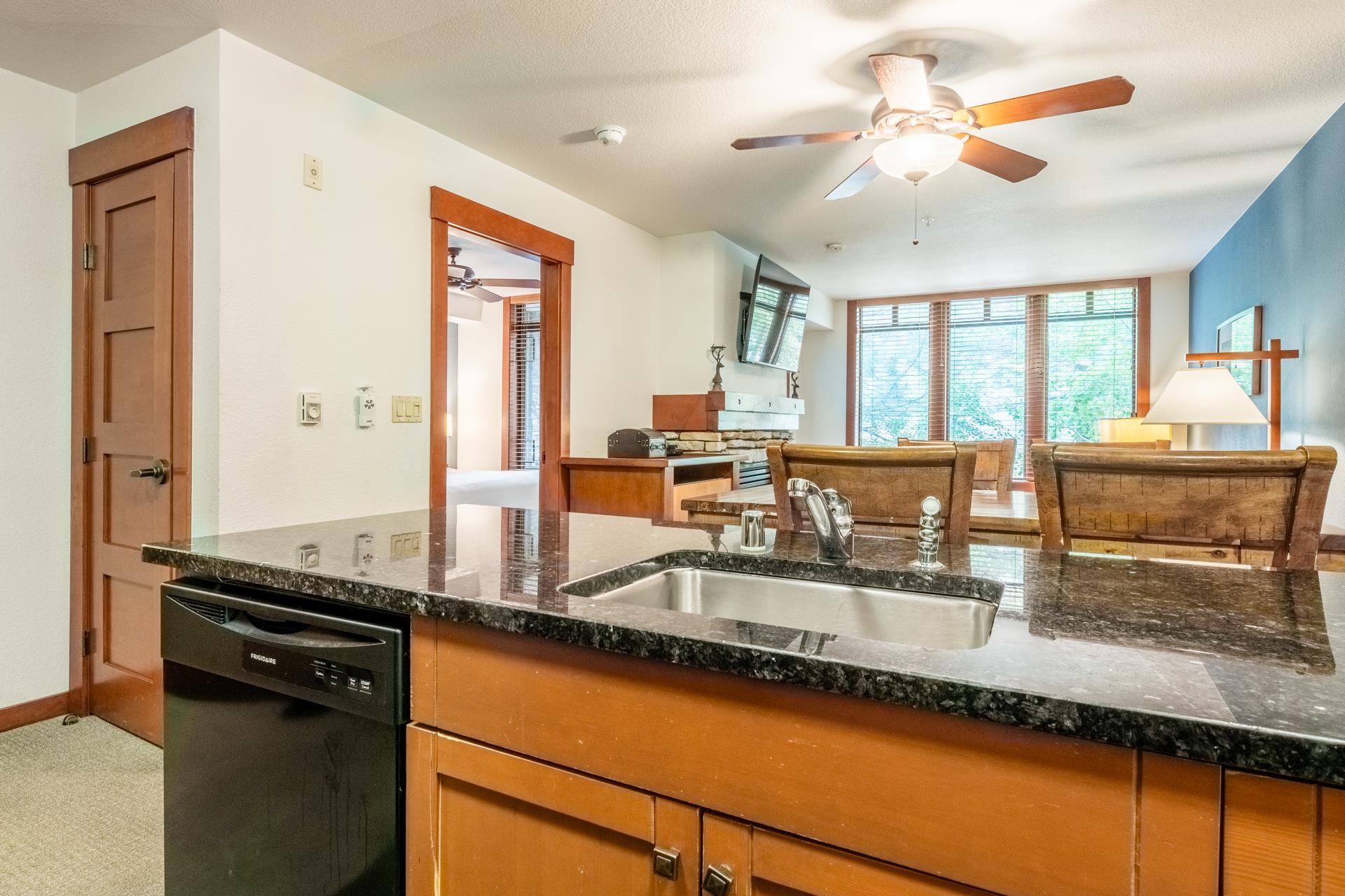 100 Canyon Boulevard Unit: #3127