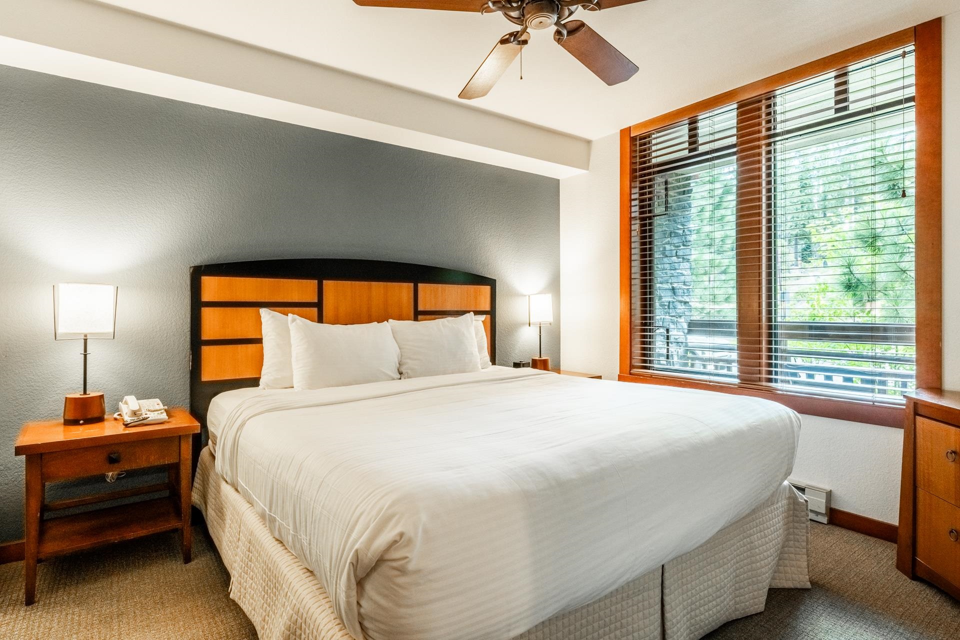 100 Canyon Boulevard Unit: #3127