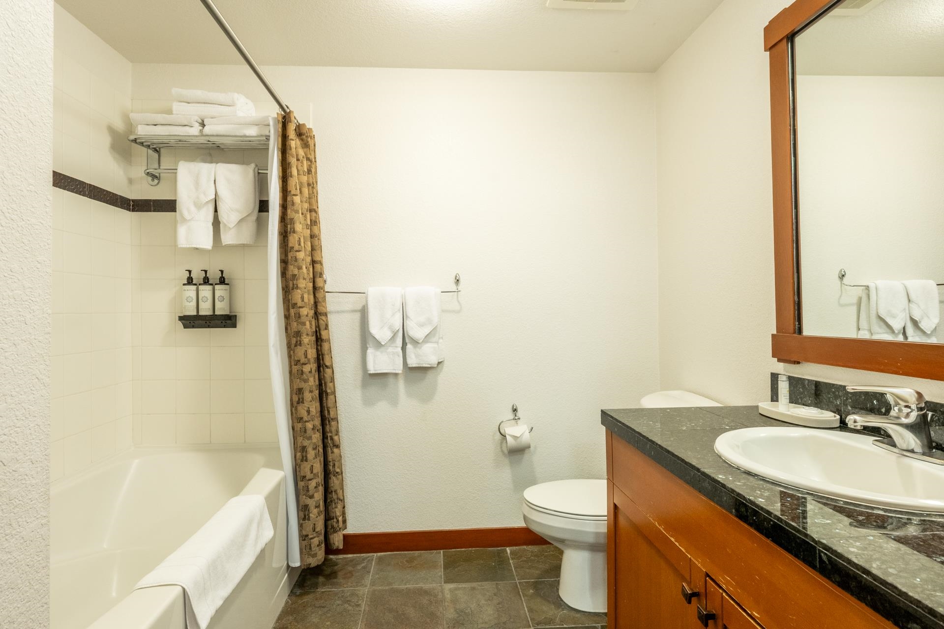 100 Canyon Boulevard Unit: #3127