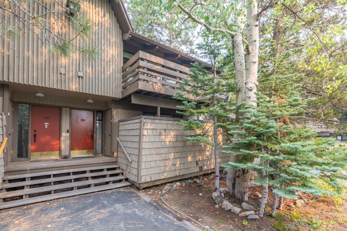 98 Tyrol Lane Unit: #304