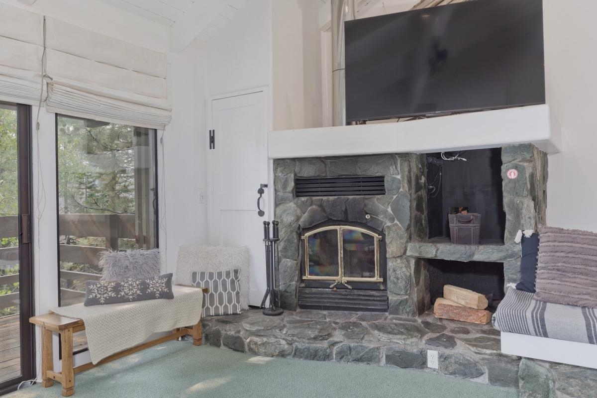 98 Tyrol Lane Unit: #304