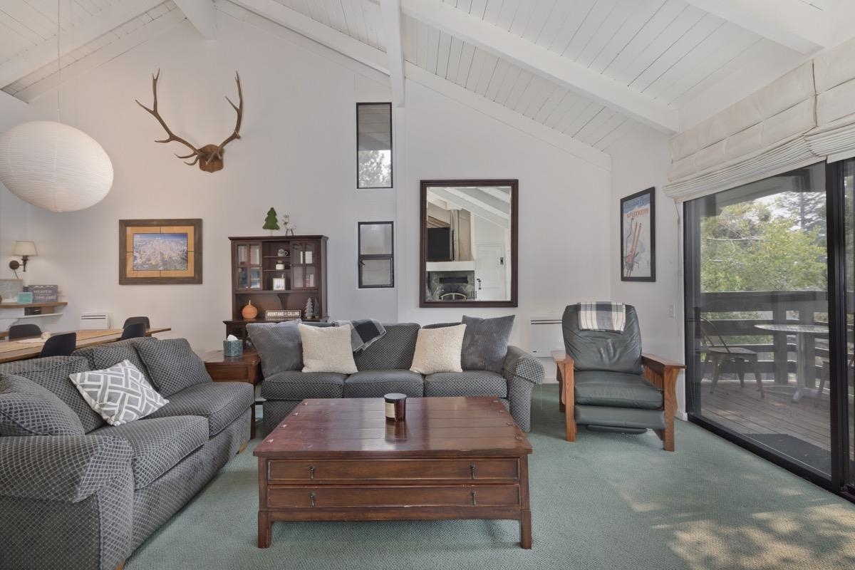 98 Tyrol Lane Unit: #304