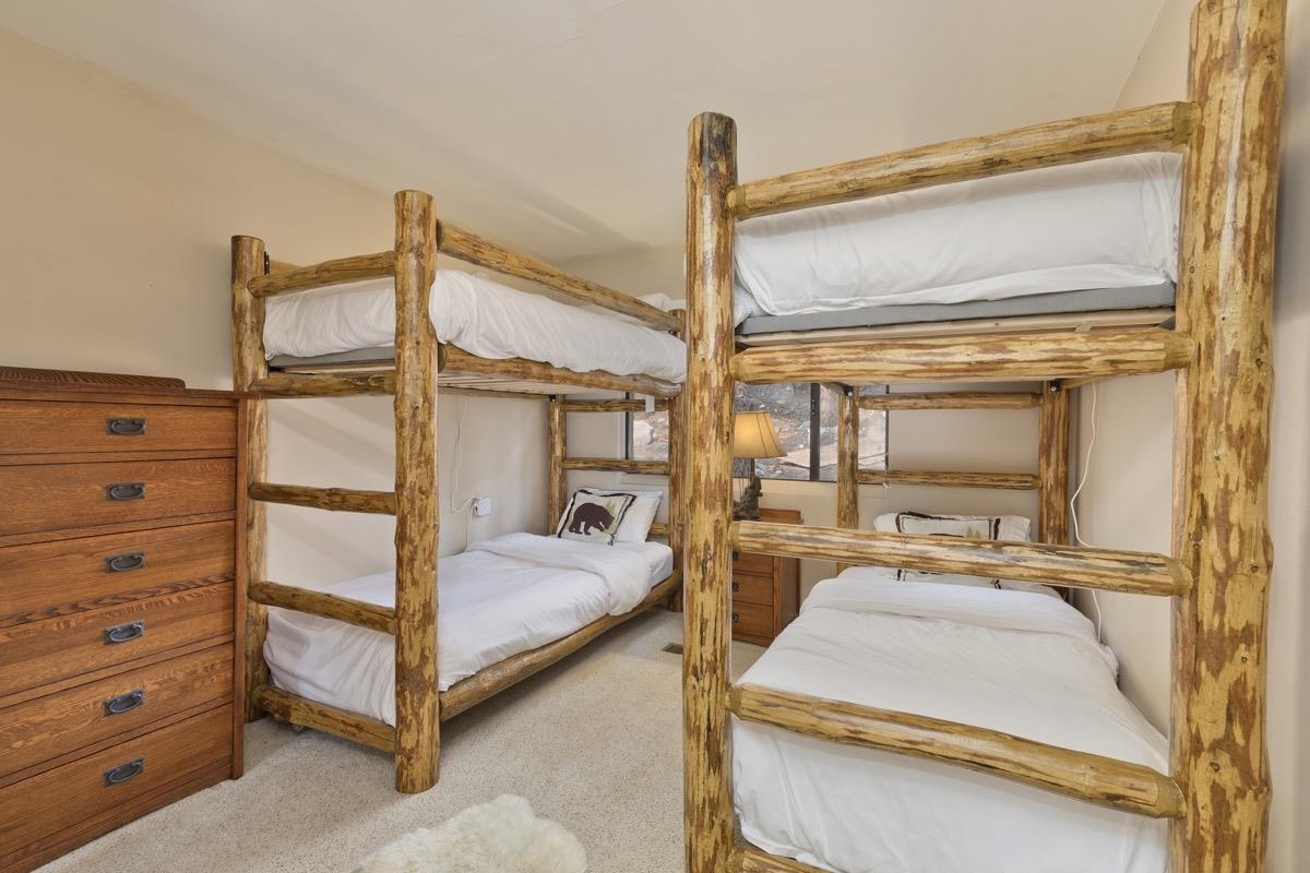 98 Tyrol Lane Unit: #304