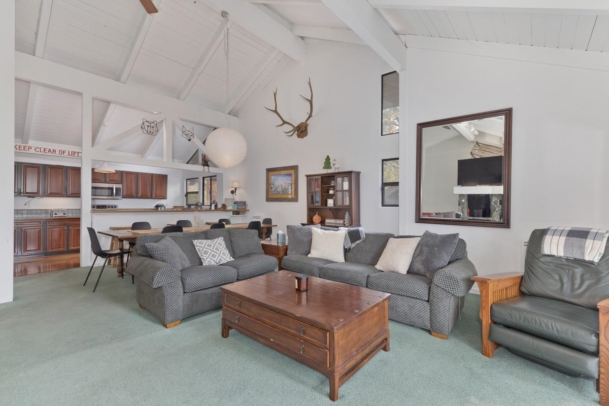 98 Tyrol Lane Unit: #304