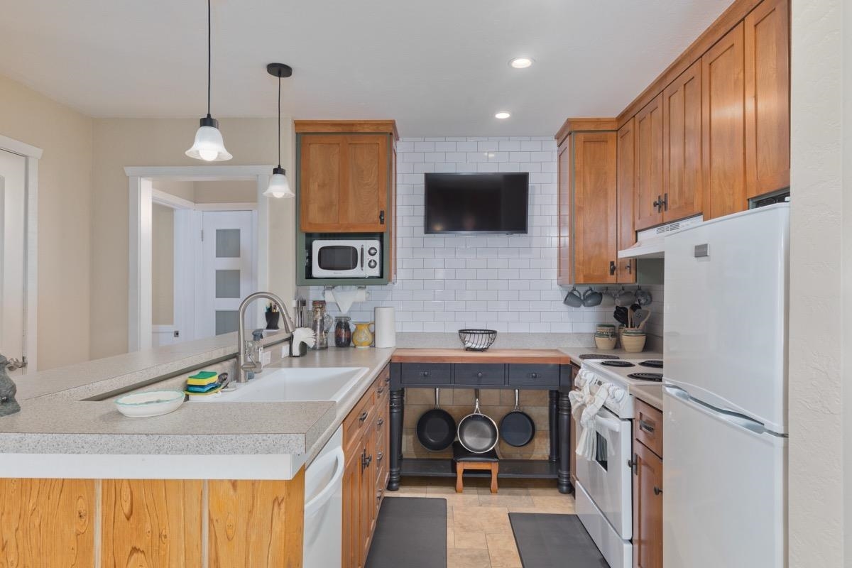 3253 Meridian Blvd #E-7 Unit: Summit 1 Emerson #E7