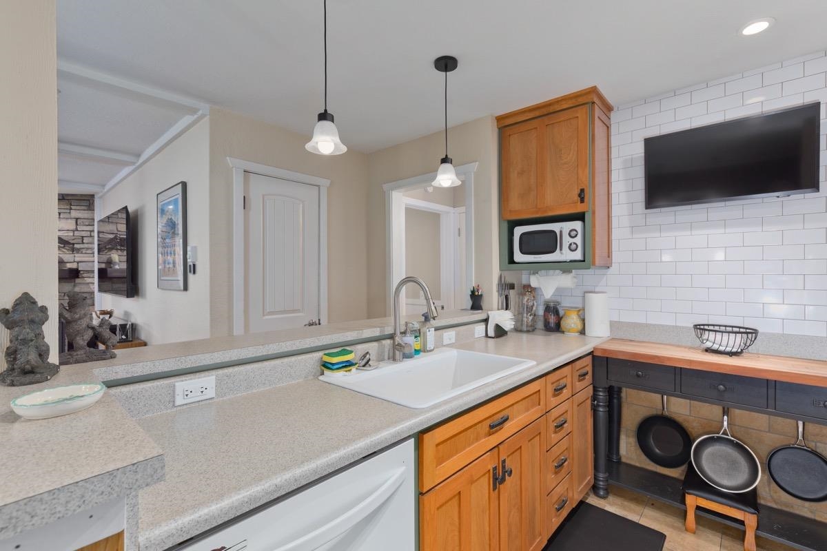 3253 Meridian Blvd #E-7 Unit: Summit 1 Emerson #E7