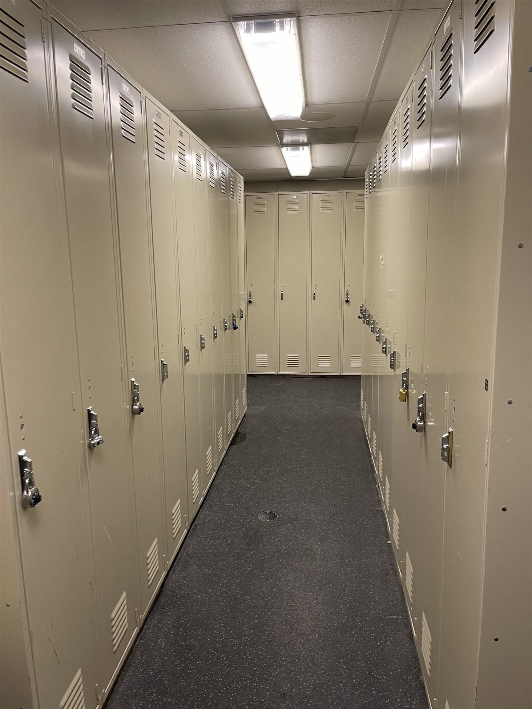 100 Canyon Blvd #3414