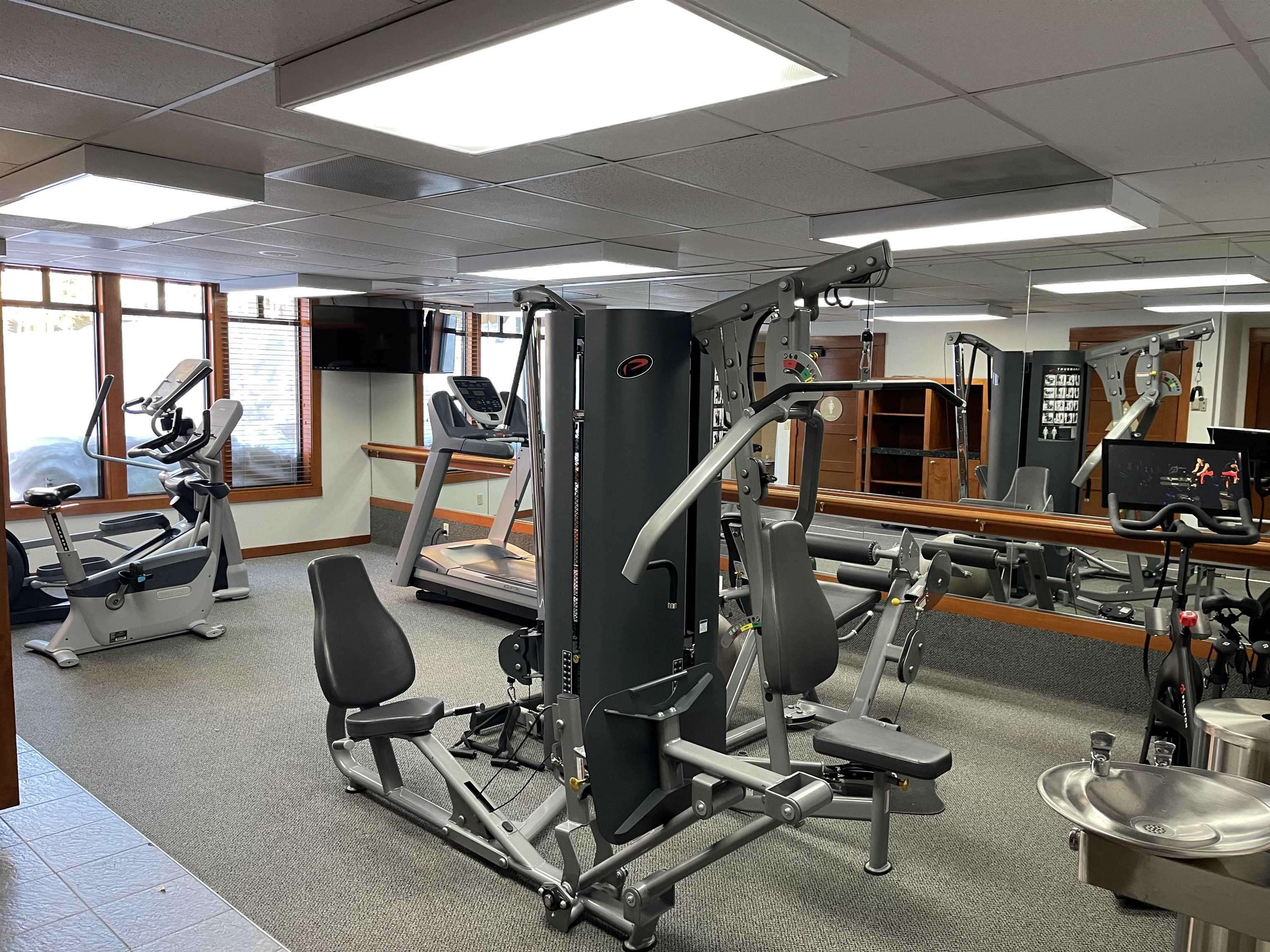 100 Canyon Blvd #3414