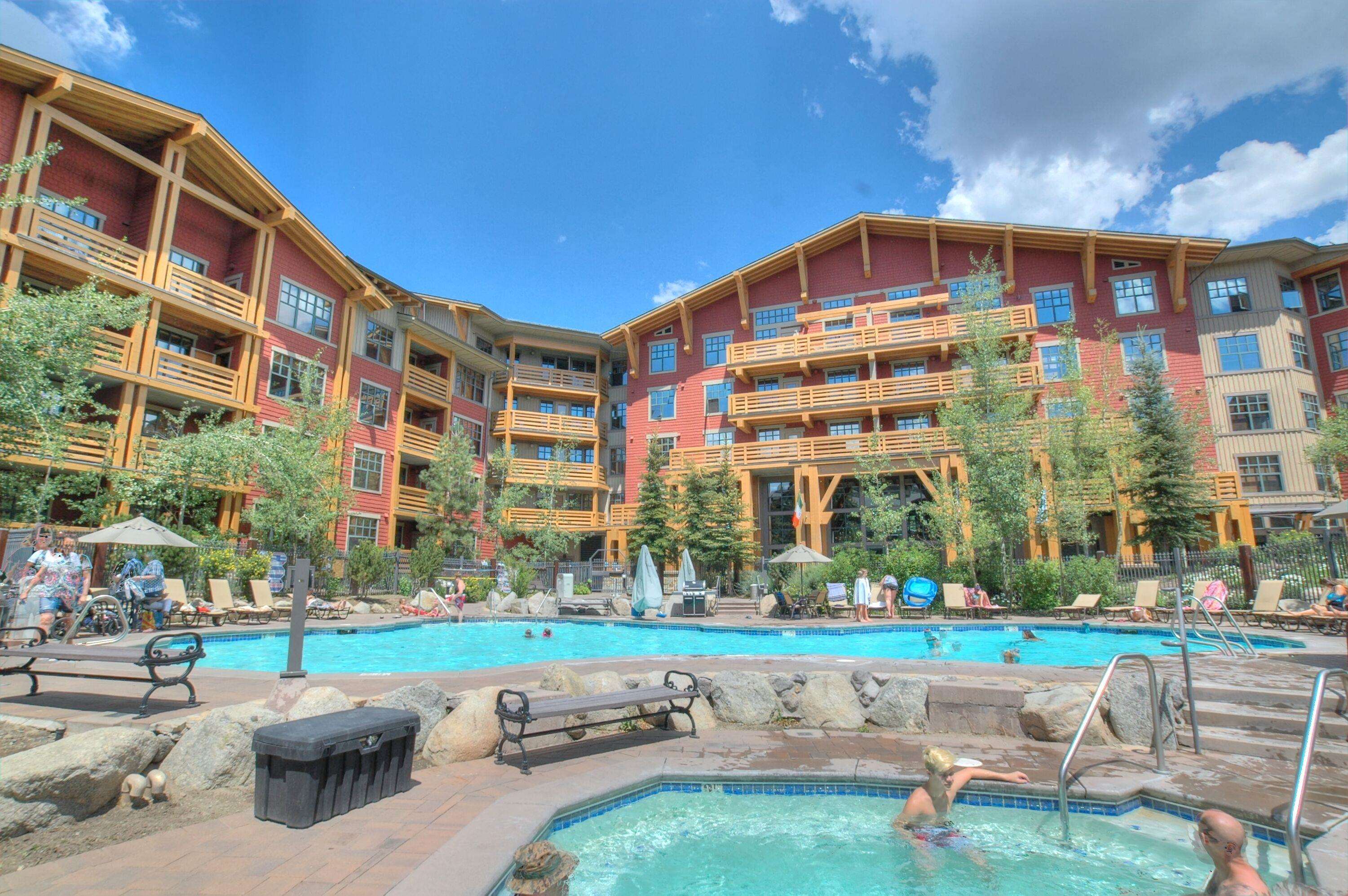 100 Canyon Blvd #3414