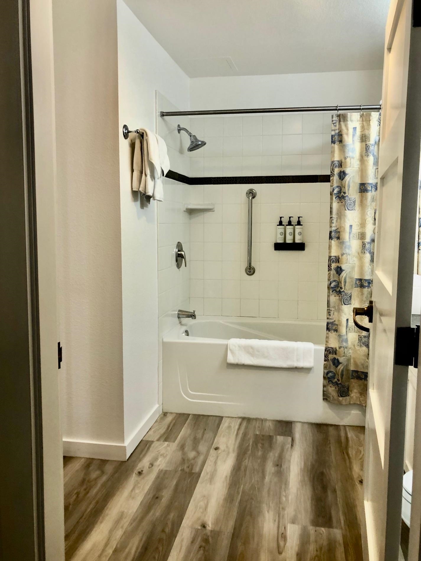 100 Canyon Blvd #3414