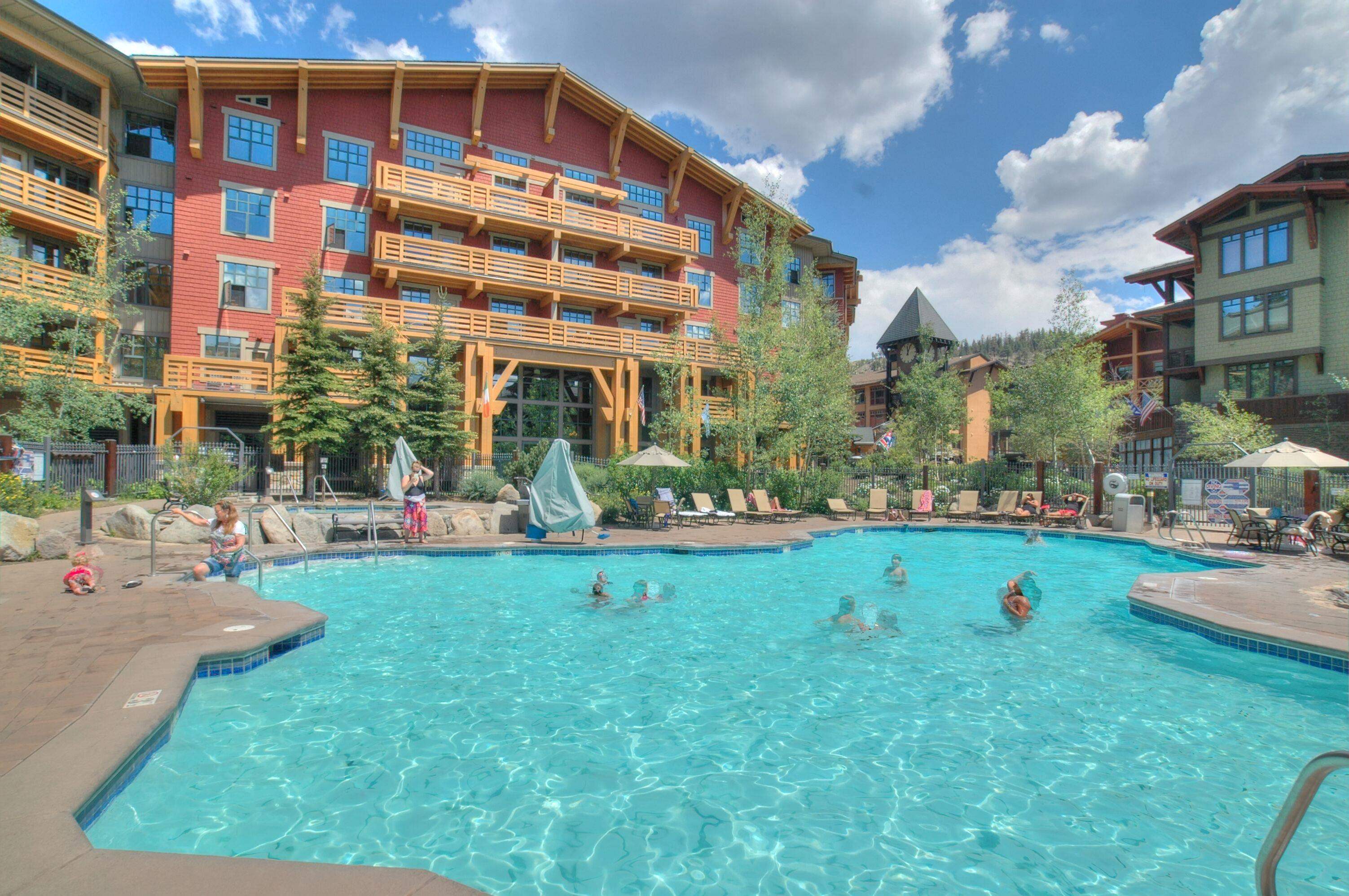 100 Canyon Blvd #3414