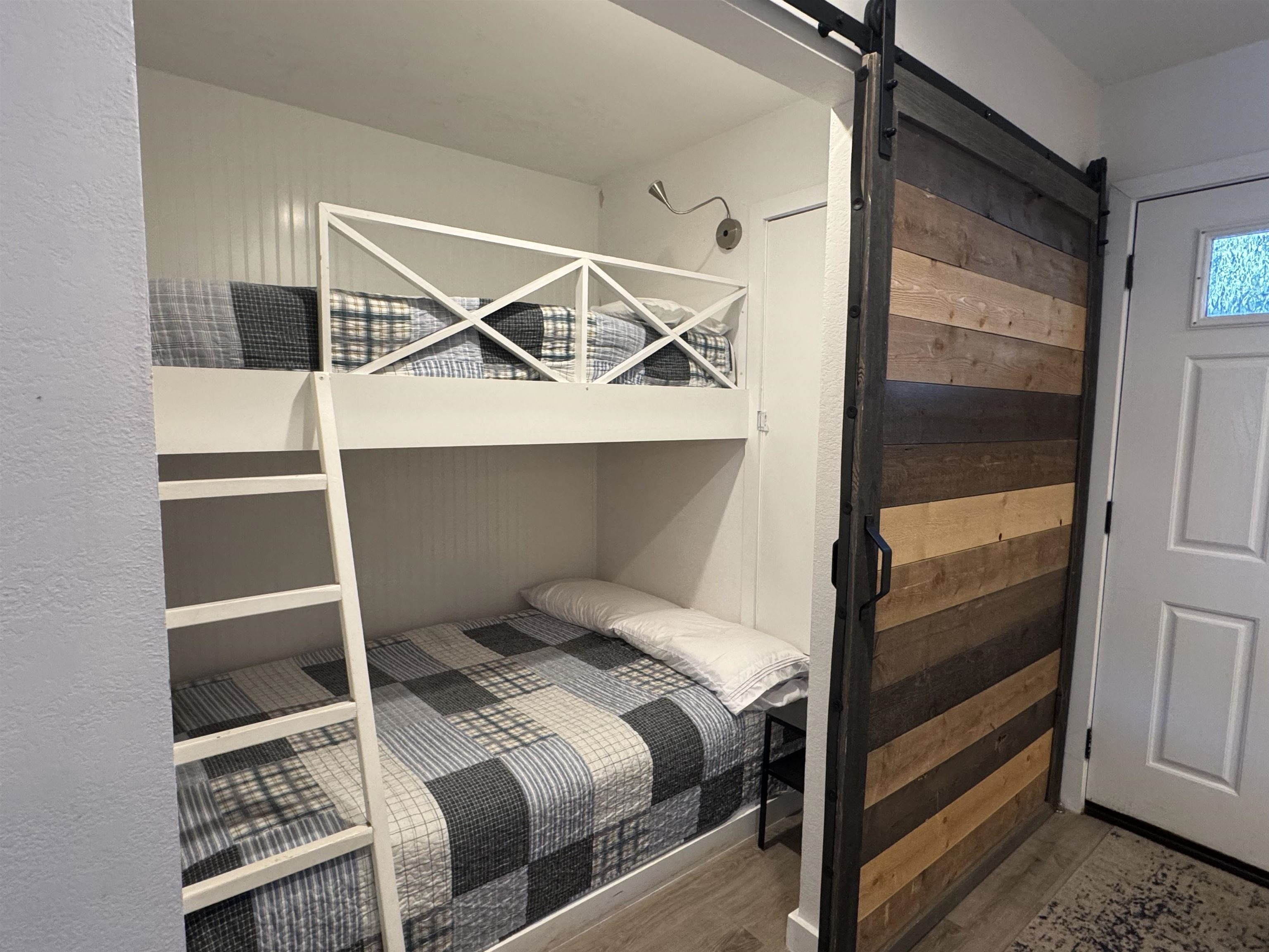 152 Viewpoint Road Unit: 125