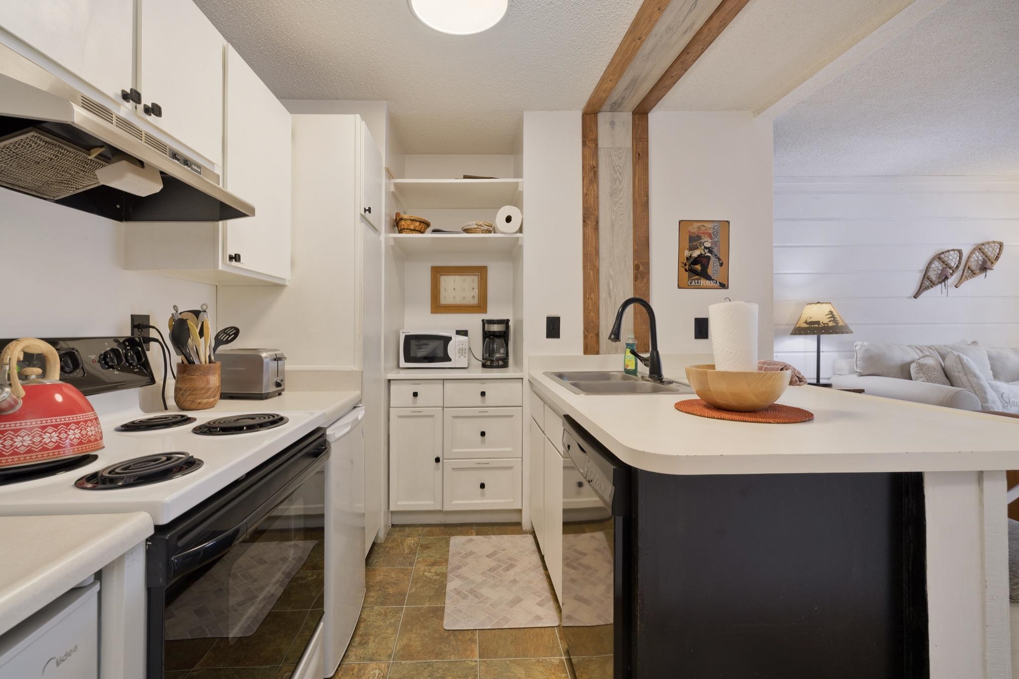 2499 Sierra Nevada Road Unit: R2