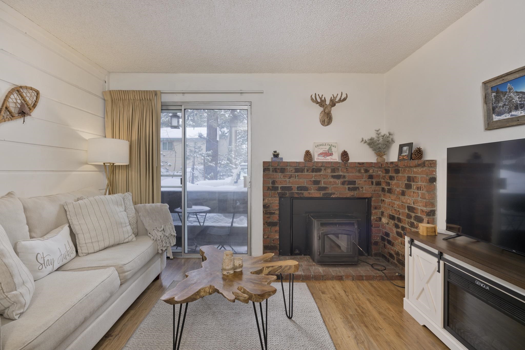 2499 Sierra Nevada Road Unit: R2