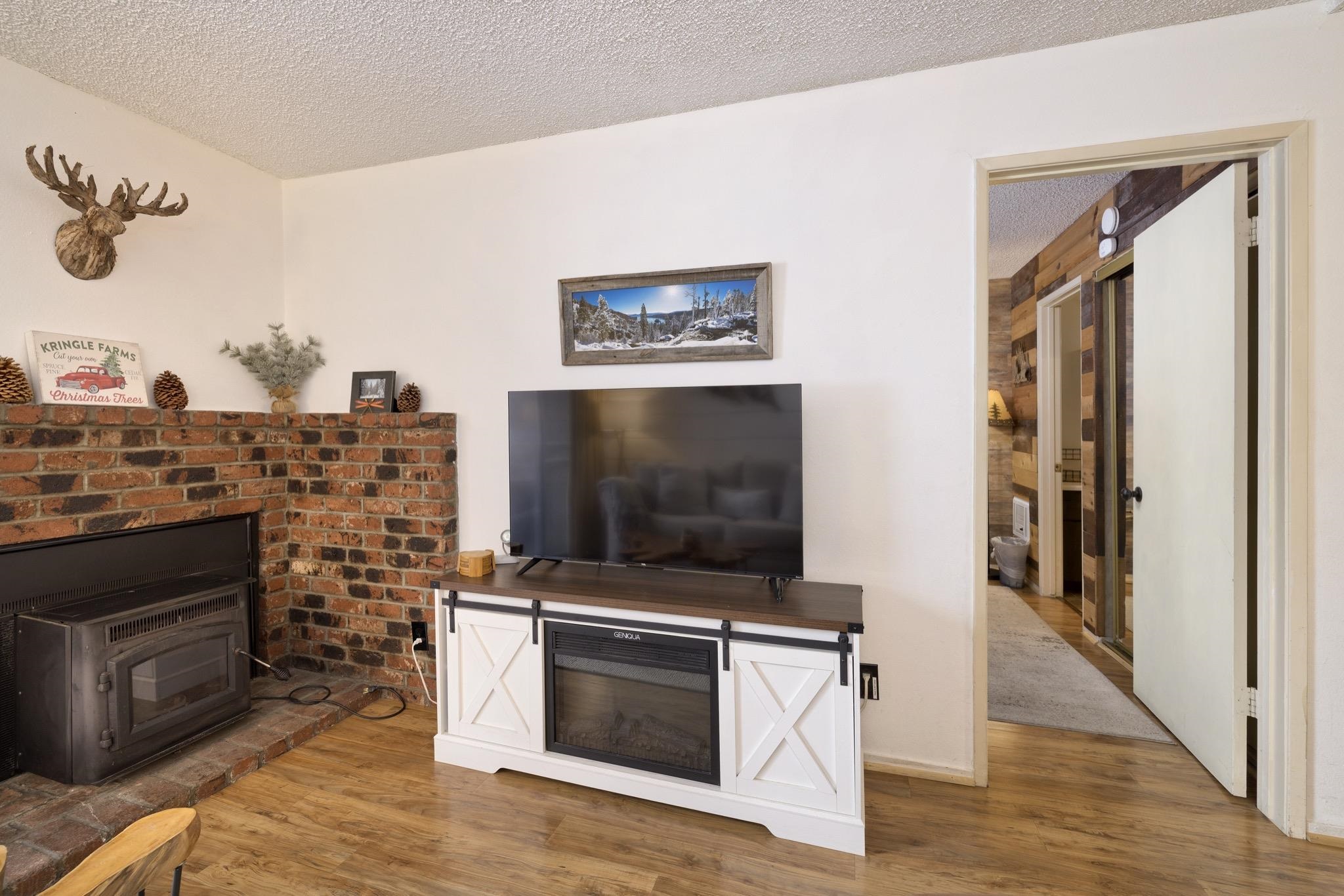 2499 Sierra Nevada Road Unit: R2