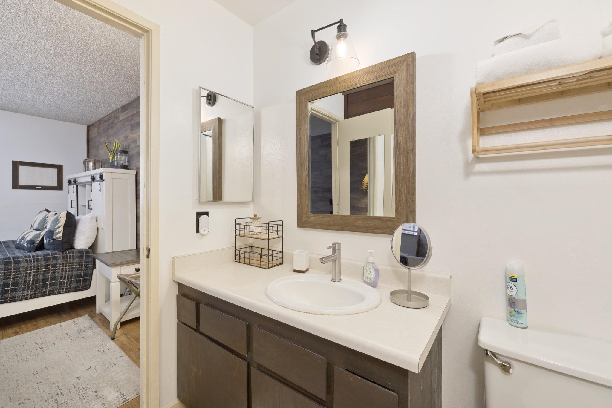 2499 Sierra Nevada Road Unit: R2