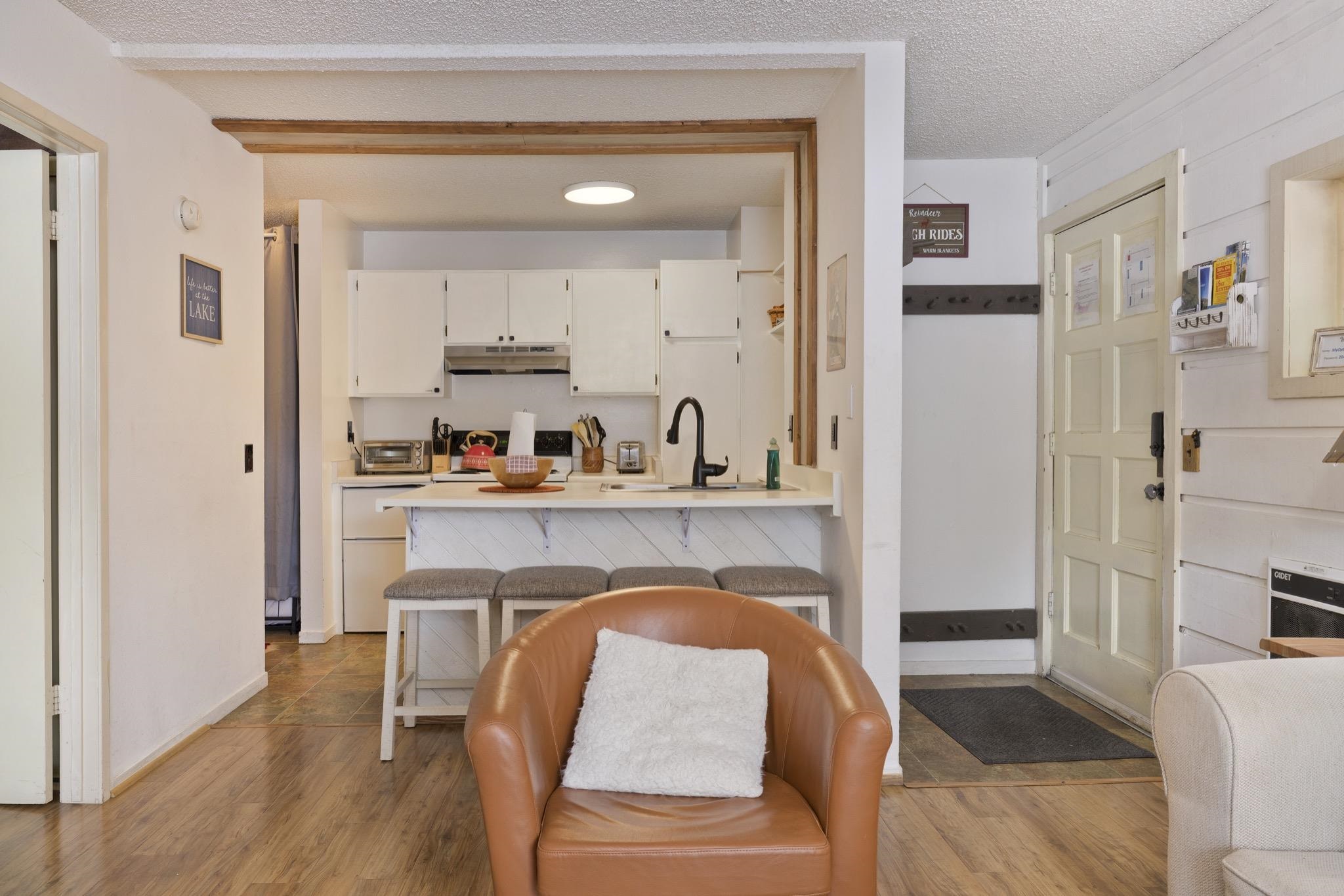 2499 Sierra Nevada Road Unit: R2