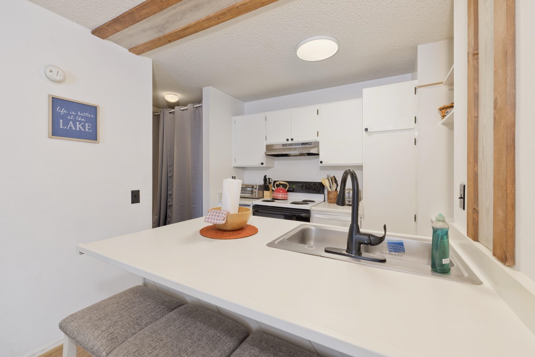 2499 Sierra Nevada Road Unit: R2