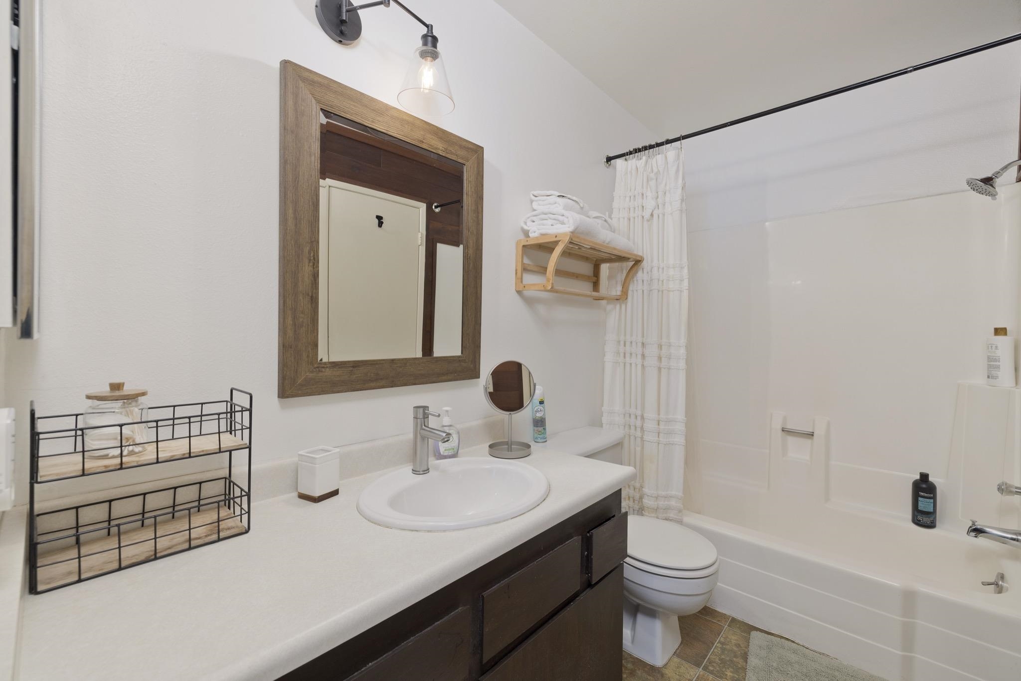 2499 Sierra Nevada Road Unit: R2