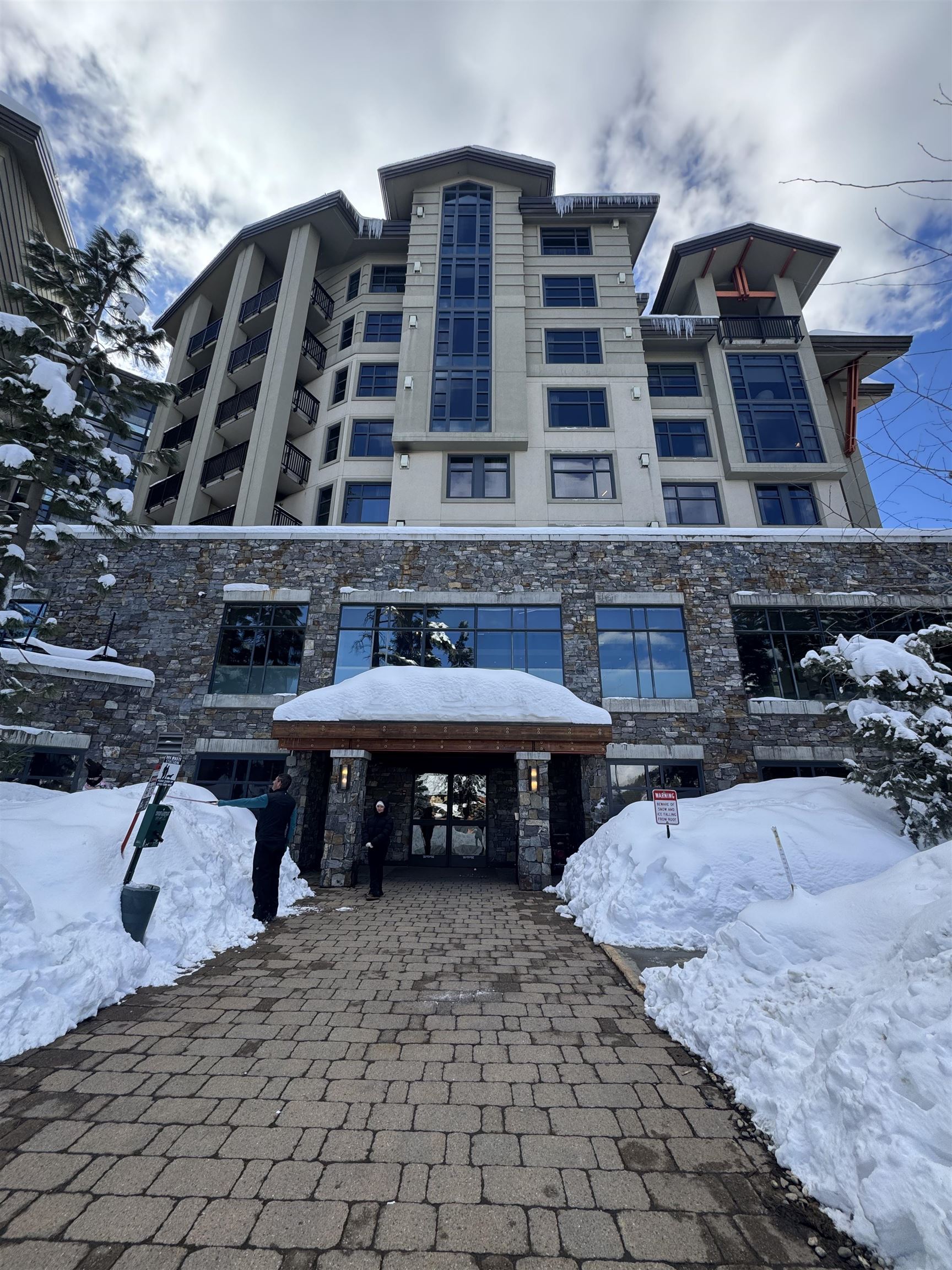 50 HIllside Drive Unit: 242