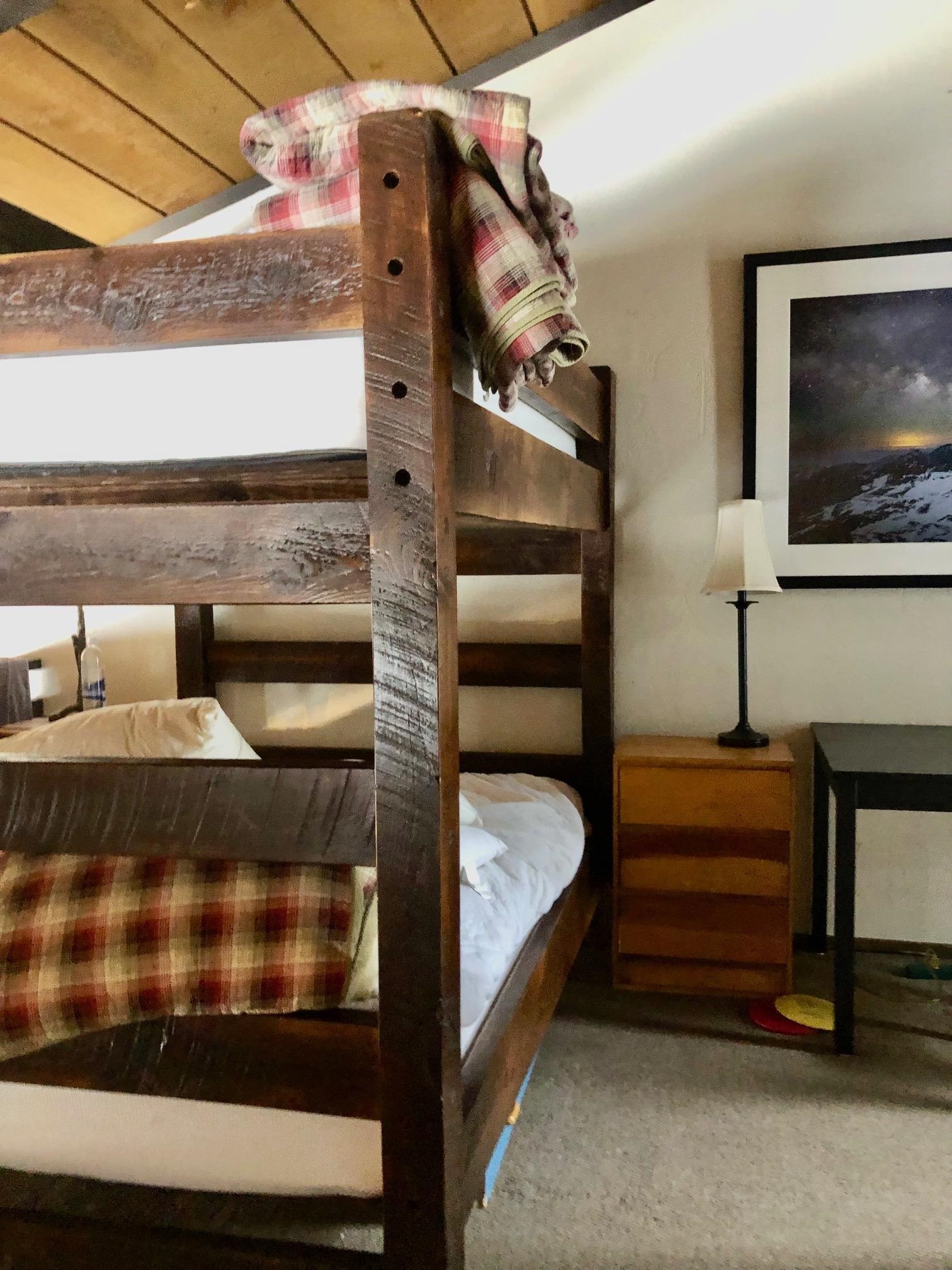 286 Old Mammoth Road Unit: 7