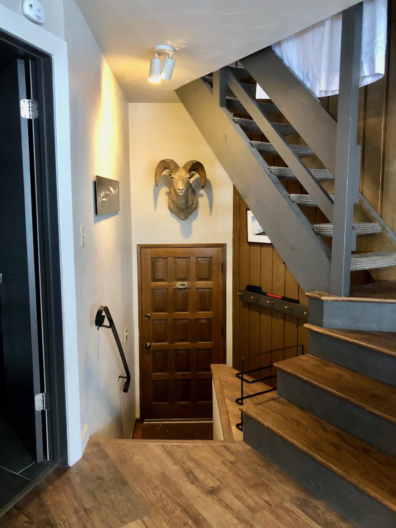 286 Old Mammoth Road Unit: 7