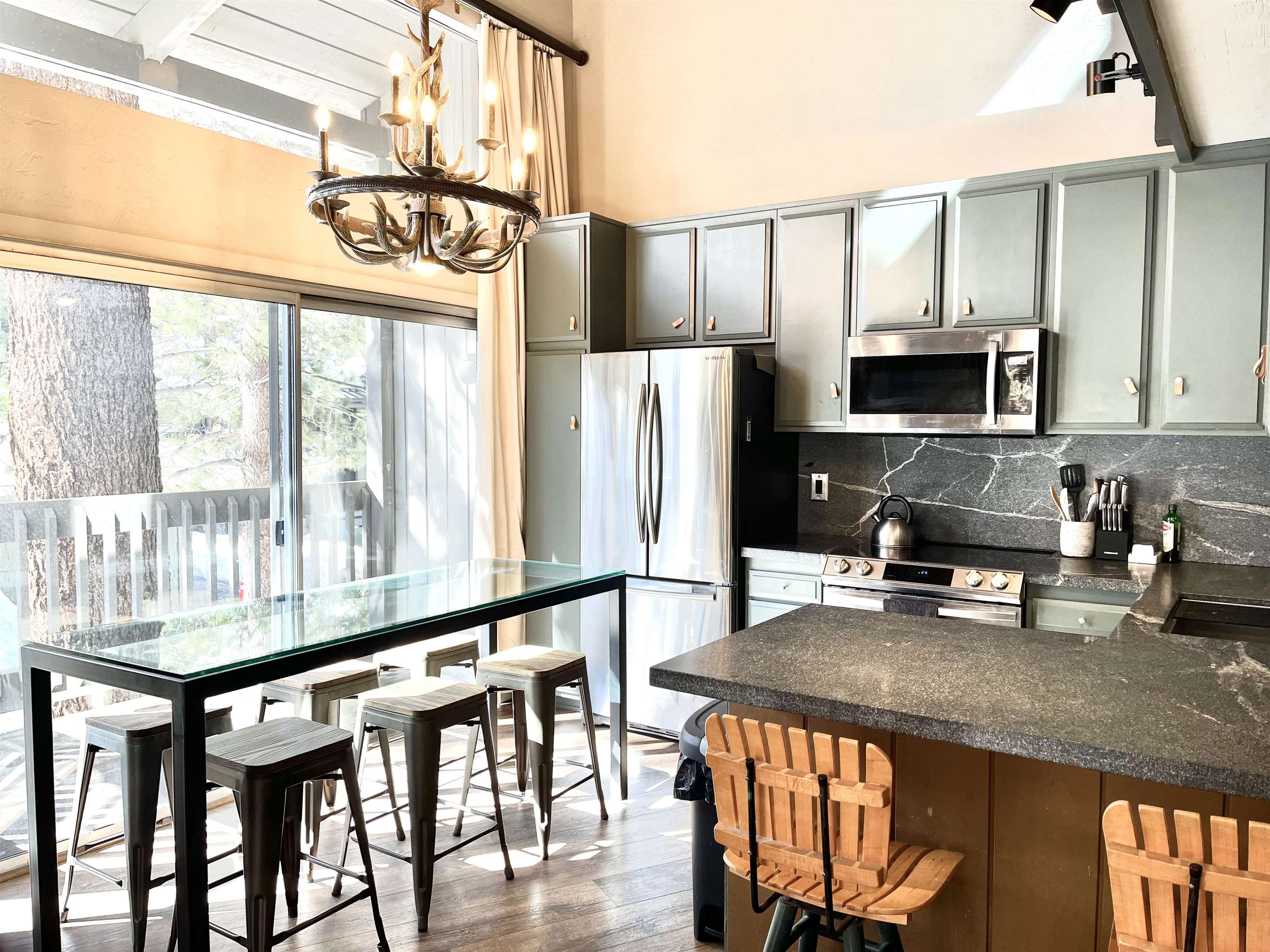 286 Old Mammoth Road Unit: 7