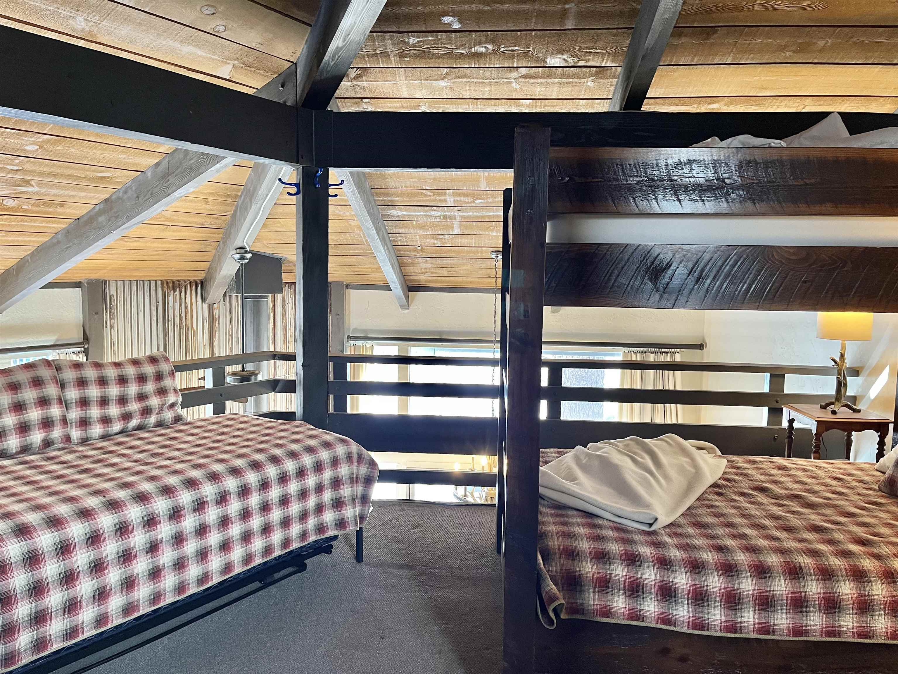 286 Old Mammoth Road Unit: 7