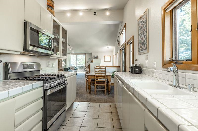 936 Links Way Unit: 936